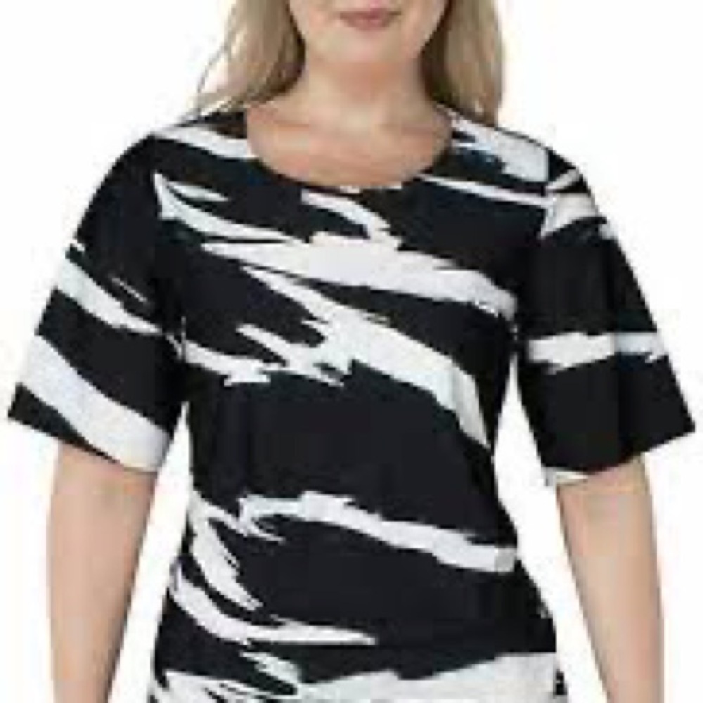 NWT Alfani Black and White Scoop Neck Blouse Size Small